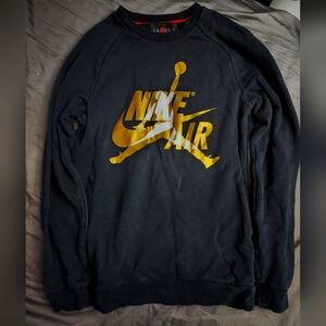 Small Air jordan sweatshirt
